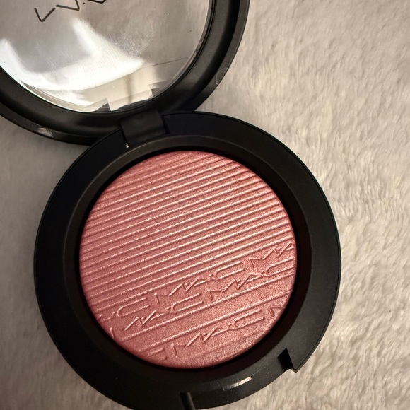 MAC Cosmetics Extra Dimension Blush - Soft Rose - Picture 3 of 3